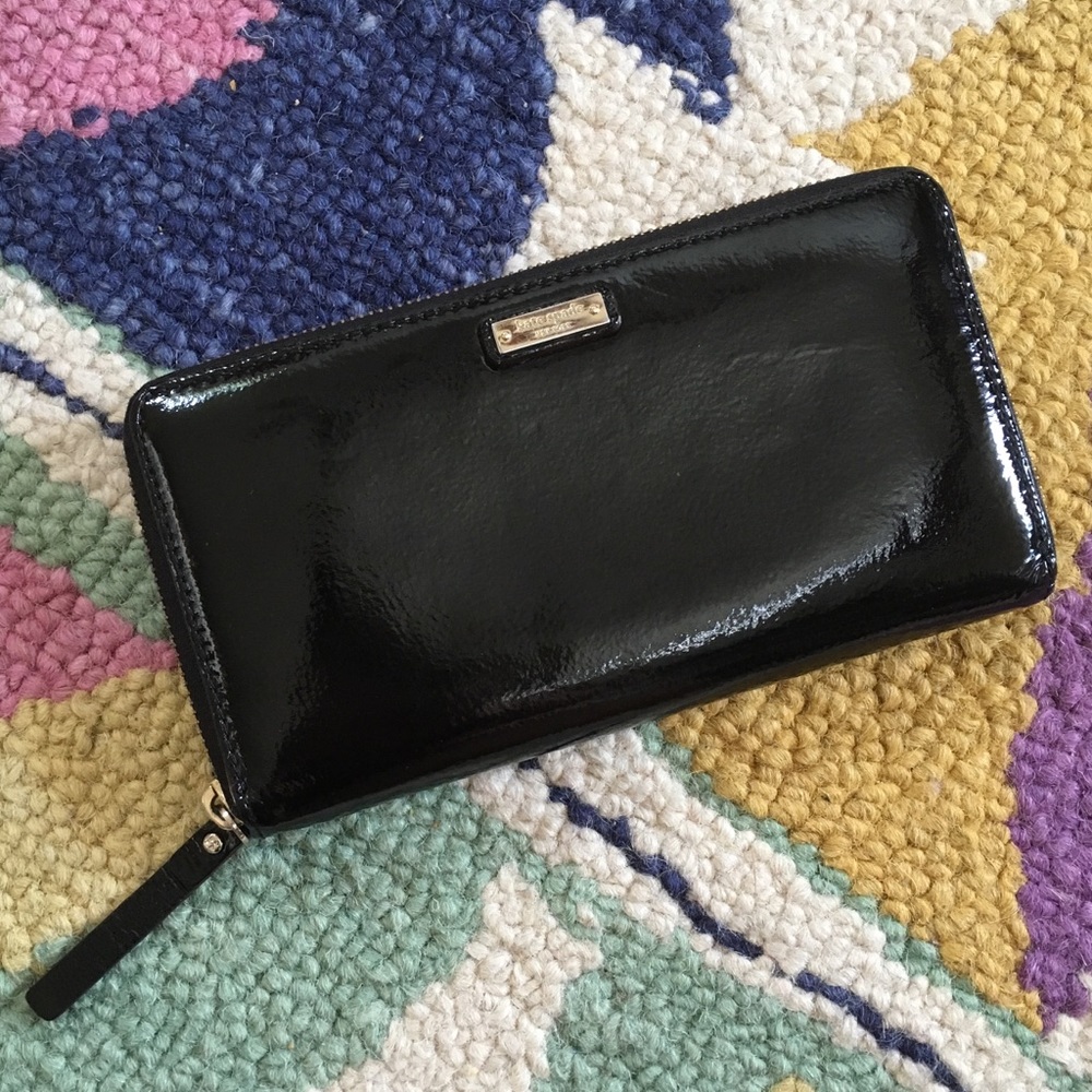 Black patent Kate Spade wallet ♠️